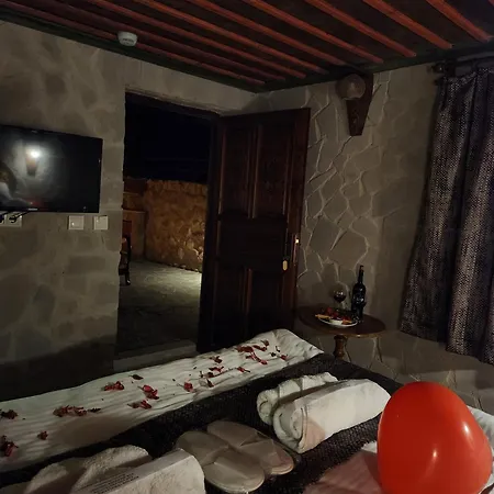 Alojamento de Acomodação e Pequeno-almoço Mmf Cave House Nevşehir