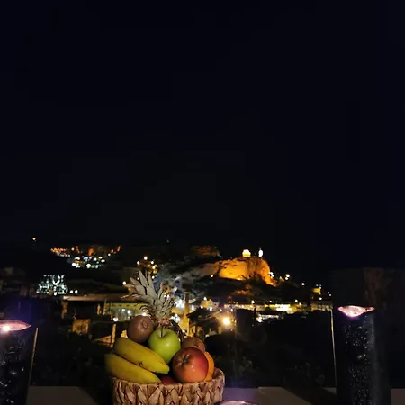 Alojamento de Acomodação e Pequeno-almoço Mmf Cave House 3*