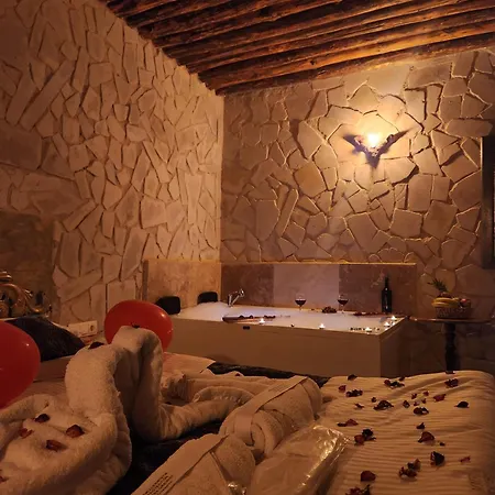 Alojamento de Acomodação e Pequeno-almoço Mmf Cave House Nevşehir