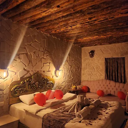 Mmf Cave House Panzió