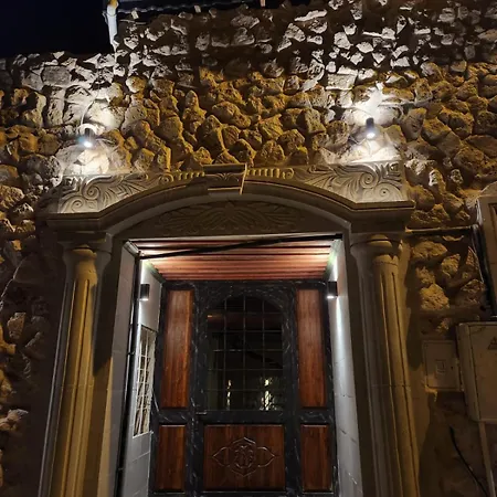 Mmf Cave House Panzió