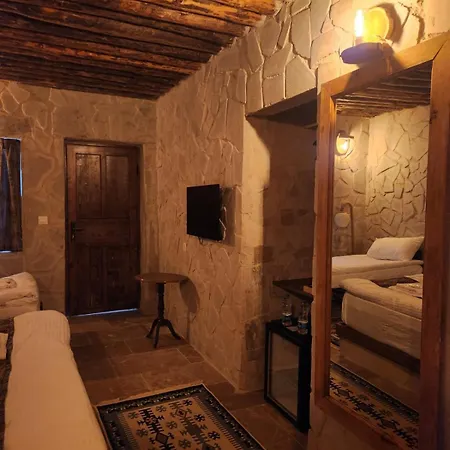 Mmf Cave House Bed & Breakfast
