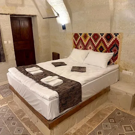 Mmf Cave House *
