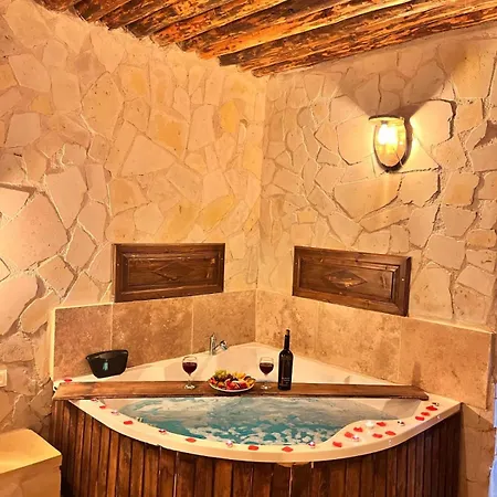 Mmf Cave House Panzió 4*