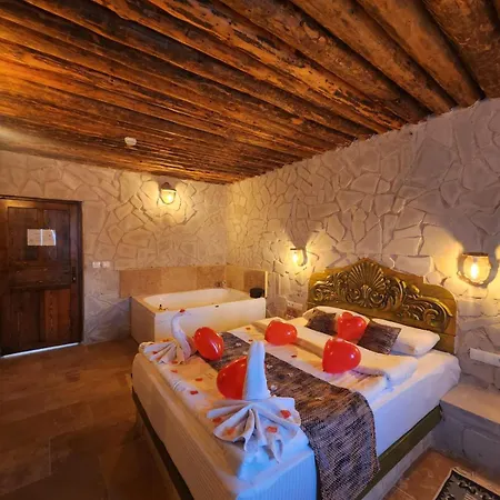 Mmf Cave House 4*