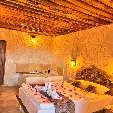 Mmf Cave House Panzió 4*