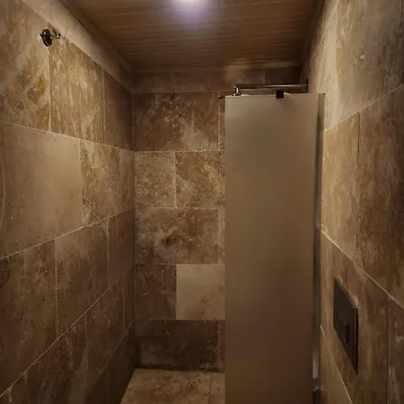Mmf Cave House Panzió 4*