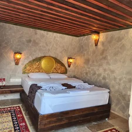 Mmf Cave House Panzió 4*