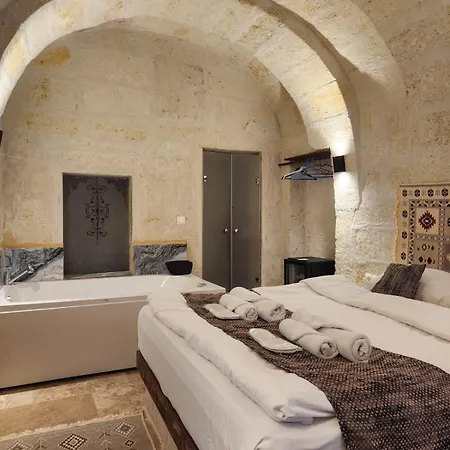 לינה וארוחת בוקר Mmf Cave House