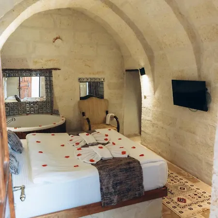 Mmf Cave House Невшехир