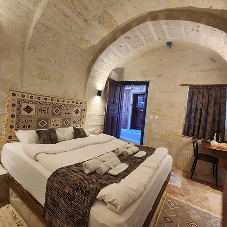 Mmf Cave House לינה וארוחת בוקר 4*