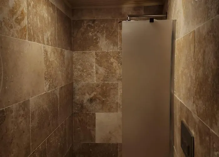 Bed and breakfast Mmf Cave House