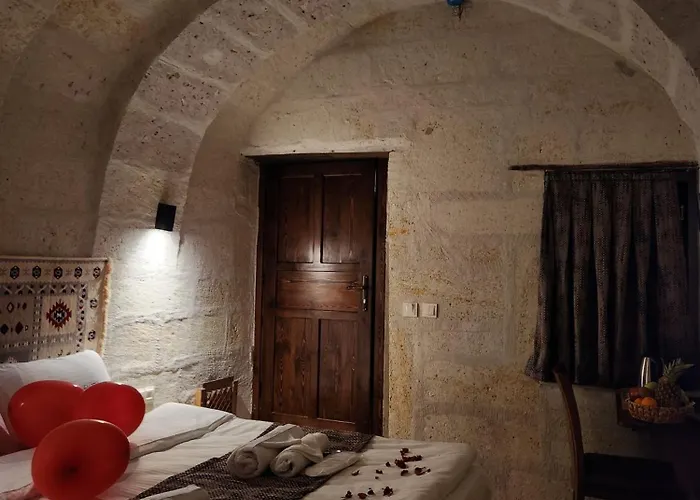 Mmf Cave House Bed and breakfast 3*