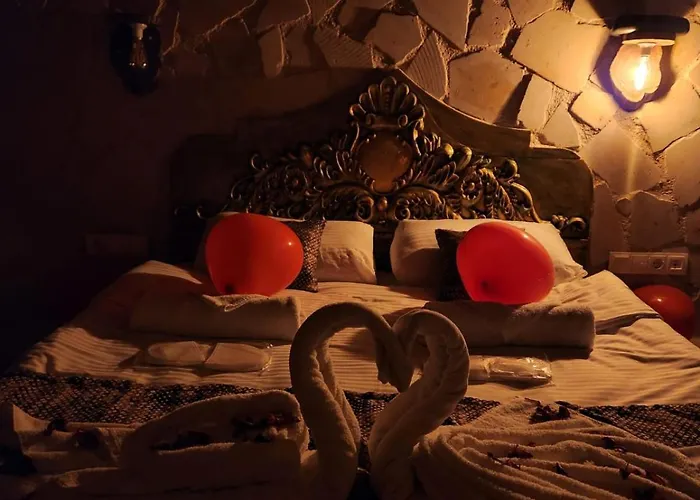 Mmf Cave House B&B 3*