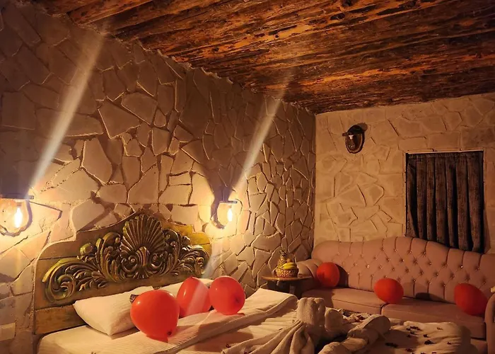 Mmf Cave House Bed and breakfast