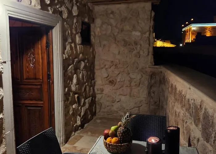 Mmf Cave House Bed and breakfast 3*