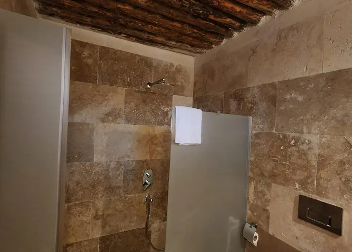 Mmf Cave House Bed and breakfast 3*